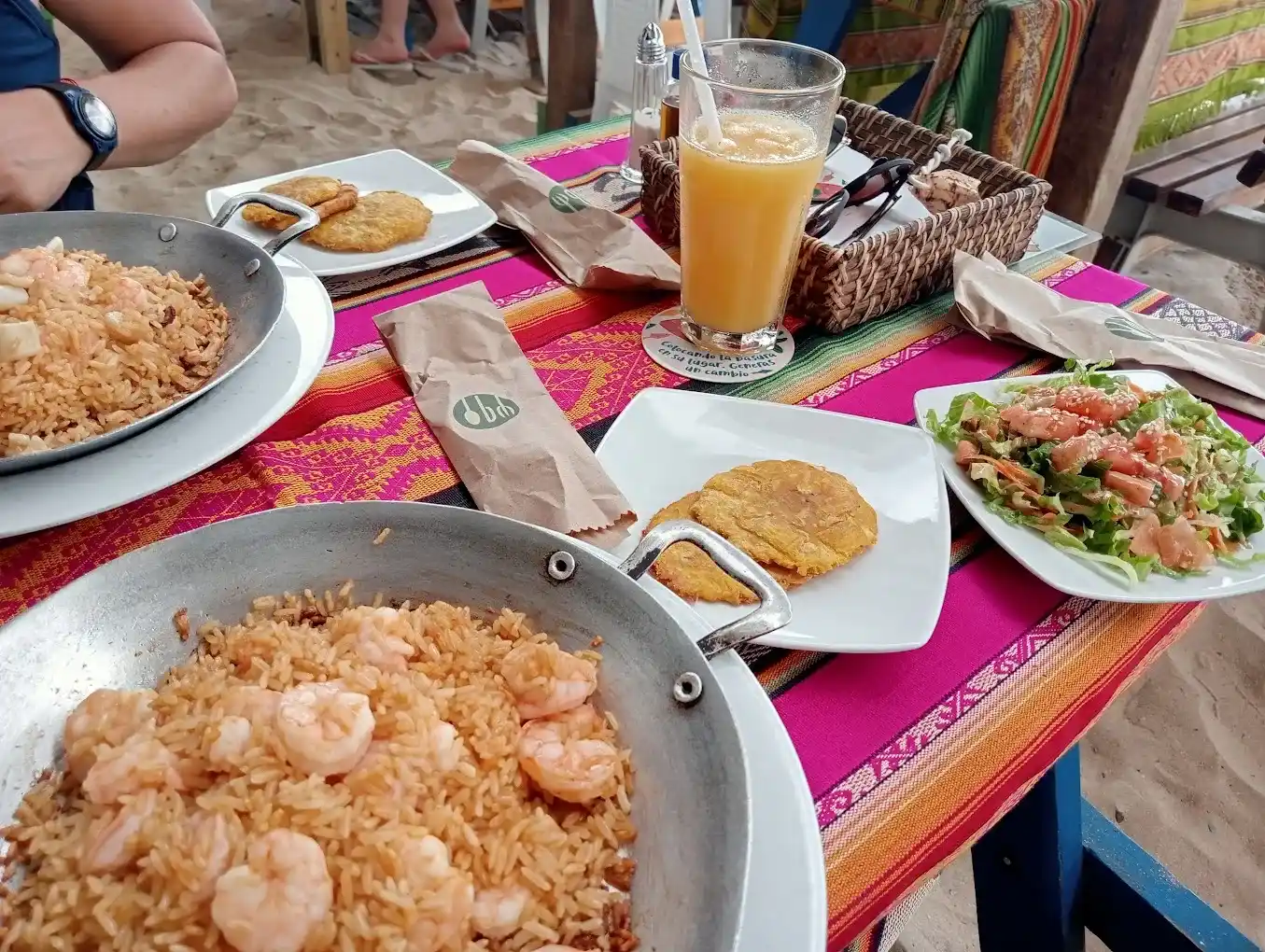 disfruta de esta maravilla culinaria la exquisita combinacion de arroz con marisco