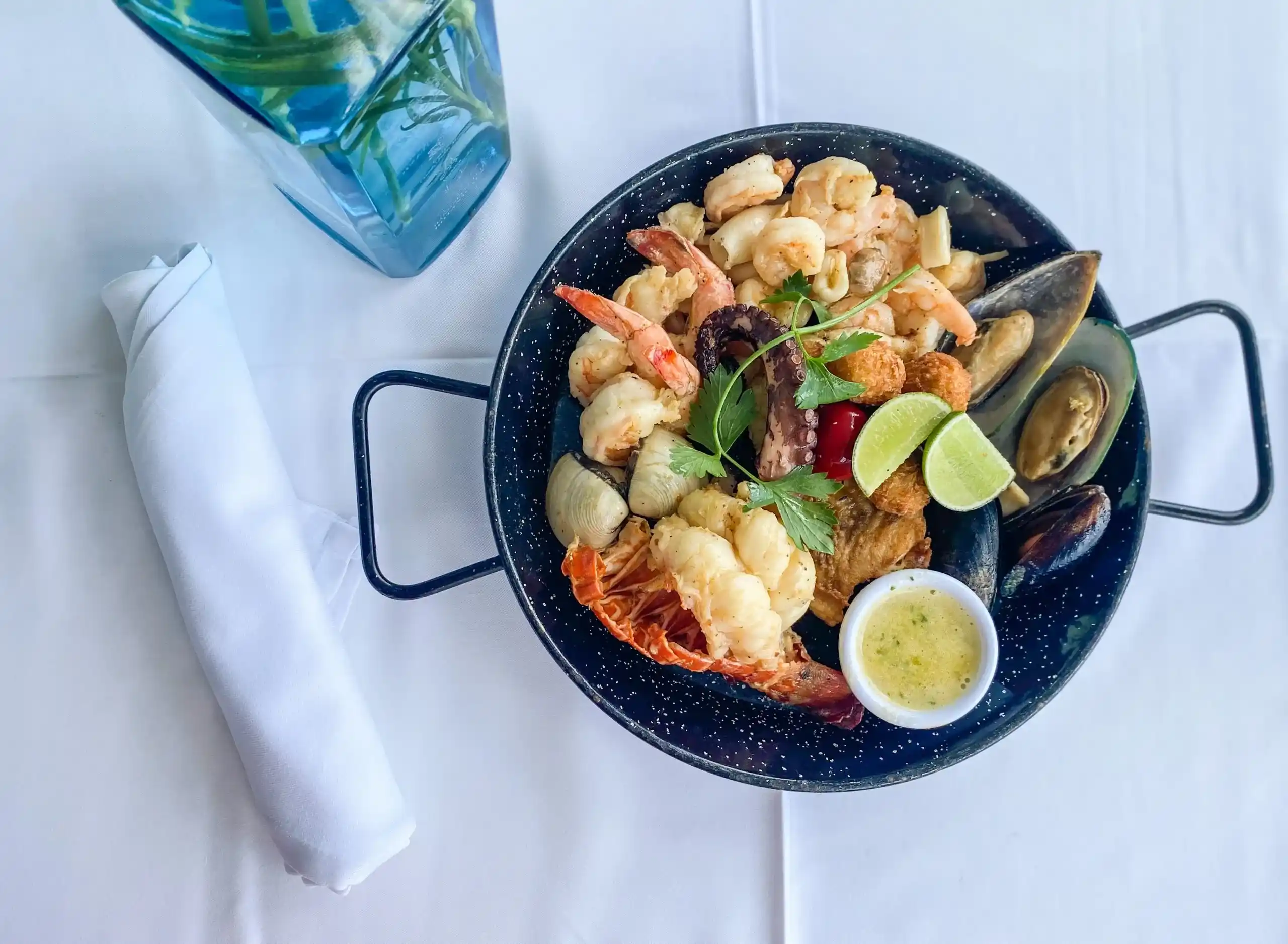 La Regatta es un restaurante donde te ofrecen una deliciosa gastronomia como mariscos frescos