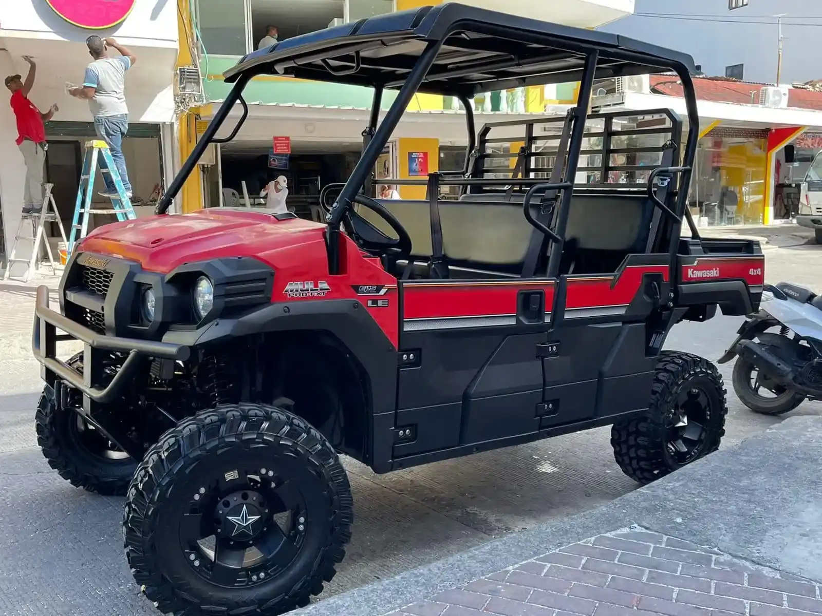 recorre san andres en un carrito de golf de una manera divertida que te permitirá disfrutar de todo lo que la isla tiene para ofrecerte