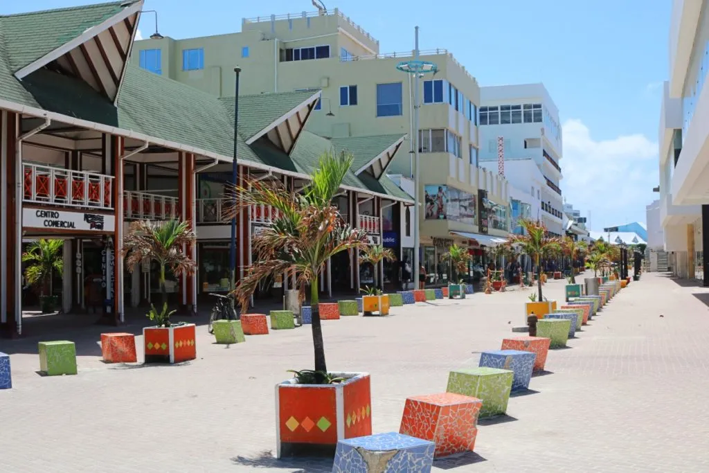 unete a un recorrido cultural en san andres explorando su importancia y sus tradiciones isleñas